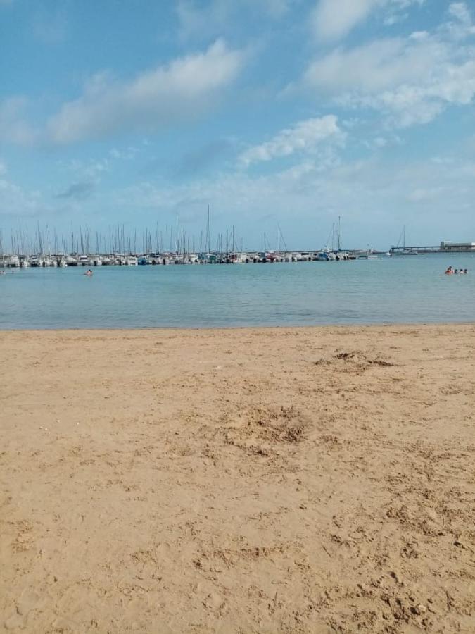 Apartamento Con Buena Vista Apartment Torrevieja Ngoại thất bức ảnh